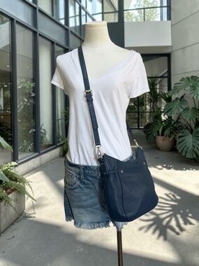 Michael Kors Blue Pebbled Leather Hobo Shoulder Crossbody with Gold Chain Accent